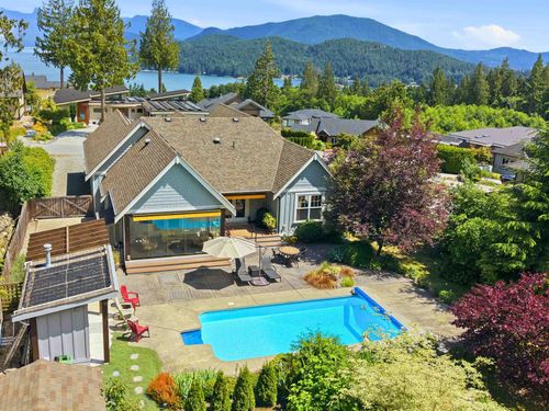 795 Madison Pl, Gibsons, BC, V0N1V1 | Card Image
