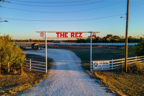 1221 County Road 162, Lawn, TX, 79530-2207 | Card Image