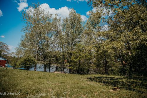 001 Lake Shore Dr N, Southaven, MS, 38671 | Card Image