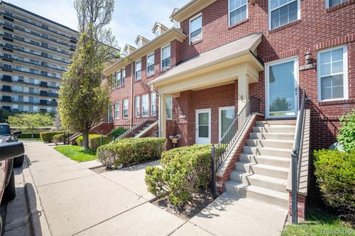 15650 Stone Crossing Dr, Southfield, MI, 48075-3682 | Card Image