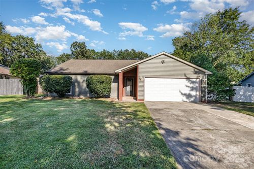 10709 Coachman Cir, Charlotte, NC, 28277-9146 | Card Image
