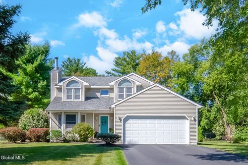 11 Wakefield Ct, Delmar, NY, 12054-2309 | Card Image