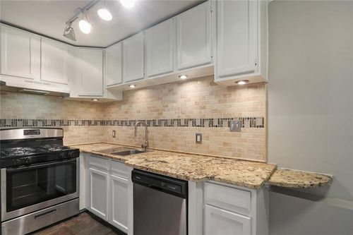 5-880 Glendale Ter Ne, Atlanta, GA, 30308-1619 | Card Image