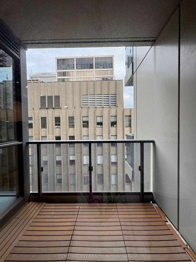 908 - 88 Cumberland St, Condo with 2 bedrooms, 1 bathrooms and null parking in Toronto ON | Image 11