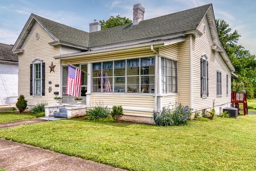 421 Nashville St, Russellville, KY, 42276-1243 | Card Image