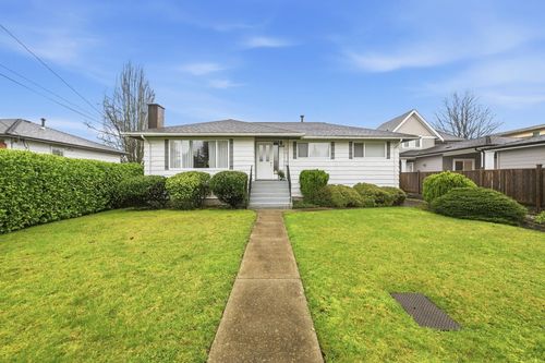 474 Dixon Street, New Westminster, BC, V3L3H5 | Card Image