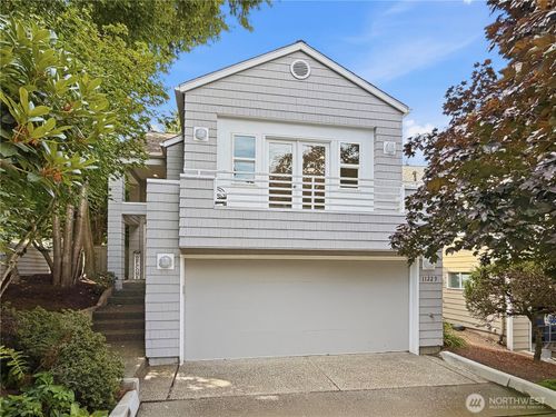 11229 Ne 106th Place, Kirkland, WA, 98033 | Card Image