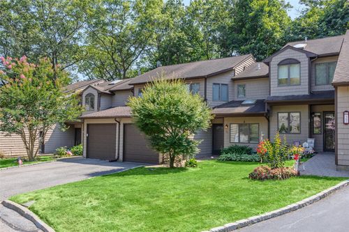 25 Jeremy Cir, Nesconset, NY, 11767-2940 | Card Image
