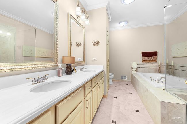 347 Saint Andrews Dr, Townhouse with 3 bedrooms, 4 bathrooms and 7 parking in Wood Dale IL | Image 13