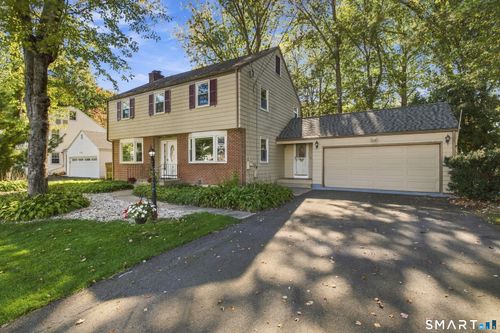 24 Stoneham Dr, West Hartford, CT, 06117-2250 | Card Image