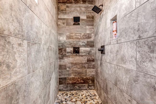 Main Level Primary Shower | Image 14