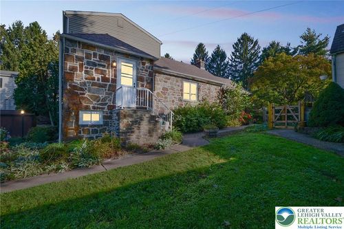 3217 Center St, BETHLEHEM, PA, 18017-2445 | Card Image