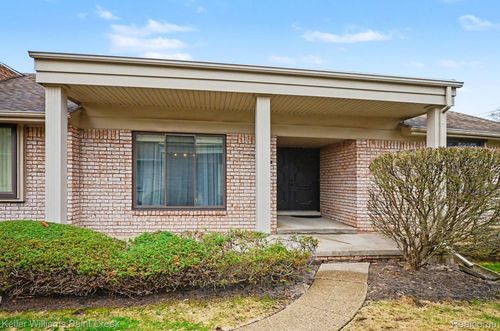 29335 Yorkshire Ln, Warren, MI, 48088-3785 | Card Image