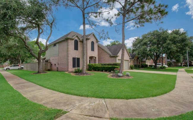3203 Blaesser Dr, House other with 4 bedrooms, 3 bathrooms and 2 parking in Pearland TX | Image 4