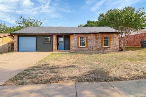 1913 Sandra Kay Ln, Arlington, TX, 76015-1226 | Card Image