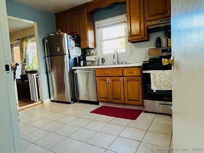 16 8th Street, House other with 2 bedrooms, 1 bathrooms and null parking in Newington CT | Image 3