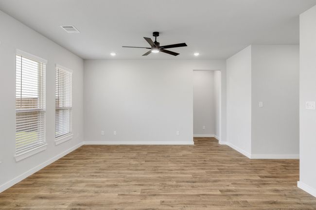 3844 Clovis St, Home with 4 bedrooms, 2 bathrooms and null parking in Midlothian TX | Image 7