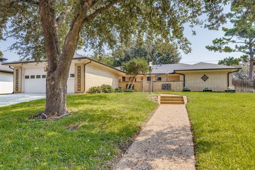 1821 E Cedar Elm Dr, Arlington, TX, 76012-1904 | Card Image