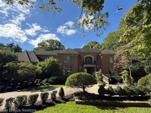 4966 Stoneleigh Rd, Bloomfield Hills, MI, 48302-2172 | Card Image