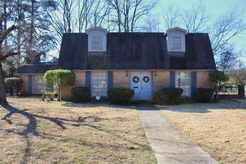 2300 Forest Knoll Dr, Pine Bluff, AR, 71603-6827 | Card Image