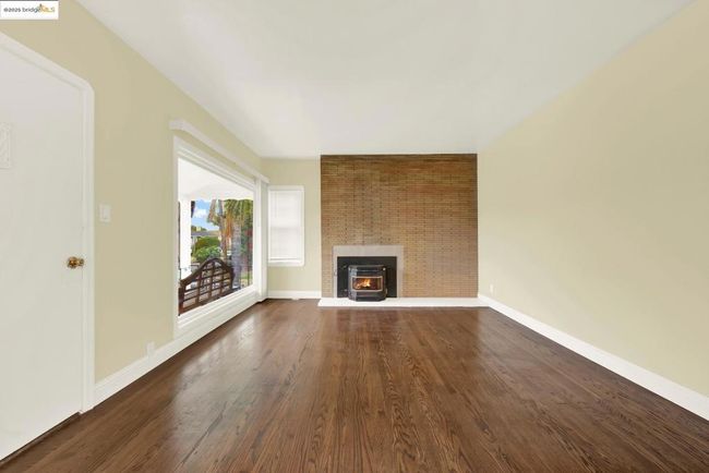 2327 99 Th Ave, House other with 2 bedrooms, 1 bathrooms and 1 parking in Oakland CA | Image 5