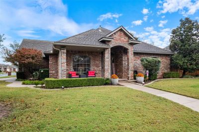 View of front of house with a front yard | Image 3