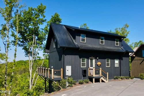 1337 Lake Dr, Sevierville, TN, 37876 | Card Image