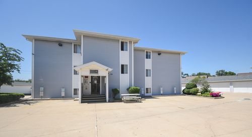112-3170 W Monroe St, Waukegan, IL, 60085-3064 | Card Image