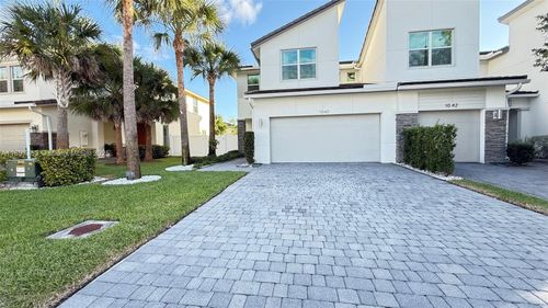1040-1040 Rio Ct, Deerfield Beach, FL, 33064-2052 | Card Image