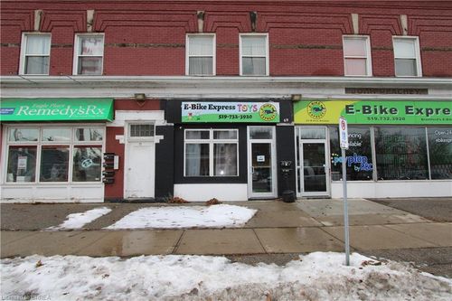 lower-67 Erie Ave, Brantford, ON, N3S2E7 | Card Image