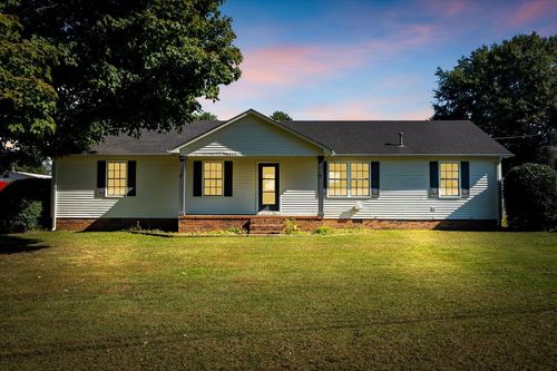 145 Hawkins Dr, Smithville, TN, 37166-6211 | Card Image