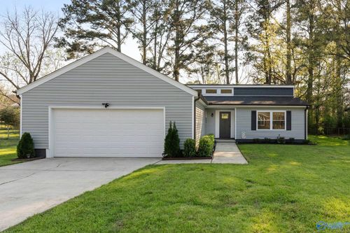 507 Forrest Park Ct Nw, Huntsville, AL, 35806-1810 | Card Image