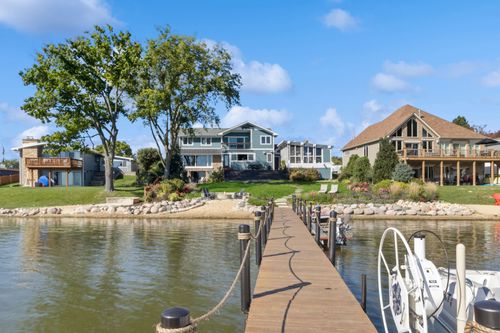 245 Sunrise Ln, Lake Zurich, IL, 60047-7010 | Card Image