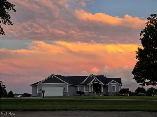 888 Flag Stone Ave, Wooster, OH, 44691-6940 | Card Image