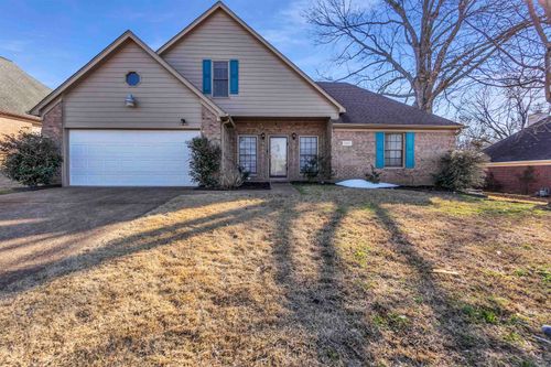 8417 Wind River Cir N, Cordova, TN, 38016-1540 | Card Image