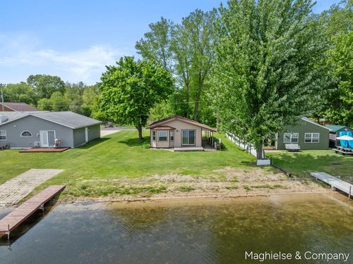 9048 Loveless Drive Ne, Rockford, MI, 49341 | Card Image