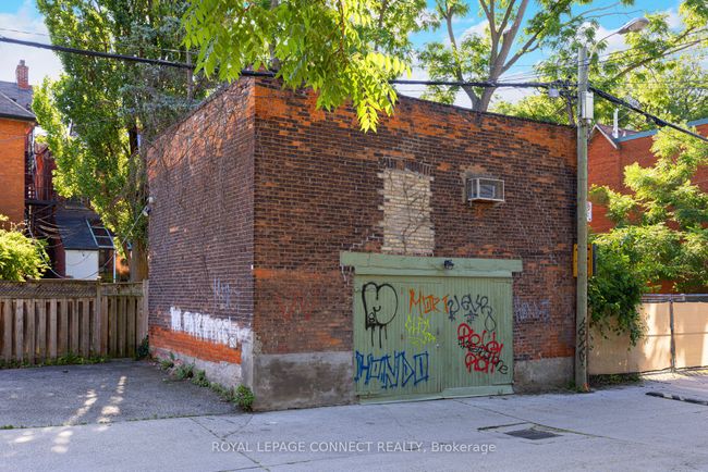 288 Sherbourne St, House attached with 9 bedrooms, 5 bathrooms and null parking in Toronto ON | Image 33