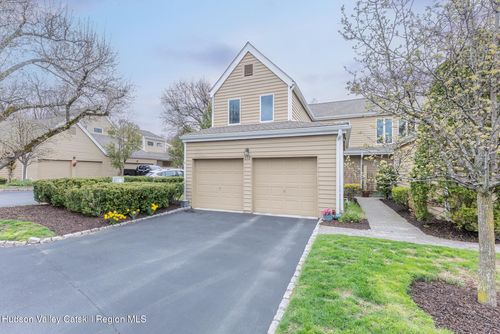 217 Aspen Ter, Poughkeepsie, NY, 12601-4850 | Card Image