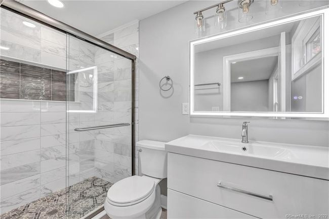 Primary Bathroom | Image 23