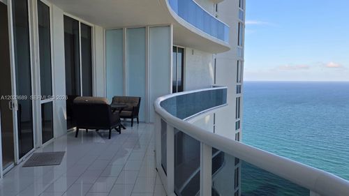 3807-15811 Collins Ave, Sunny Isles Beach, FL, 33160-4032 | Card Image