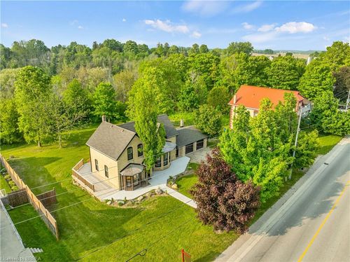 {{alt}} | Card Image