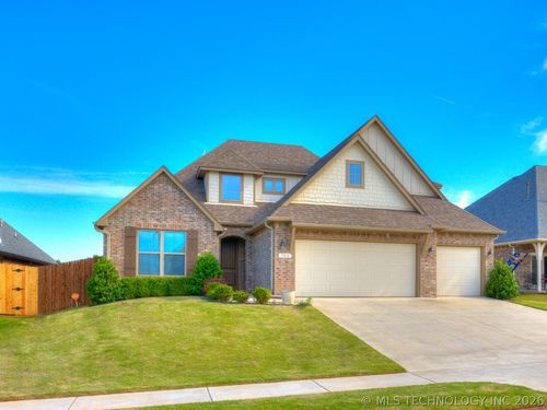703 126th St, Jenks, OK, 74037-5211 | Card Image
