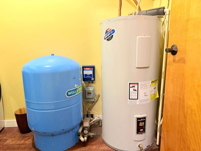 Utility room with water heater | Image 23