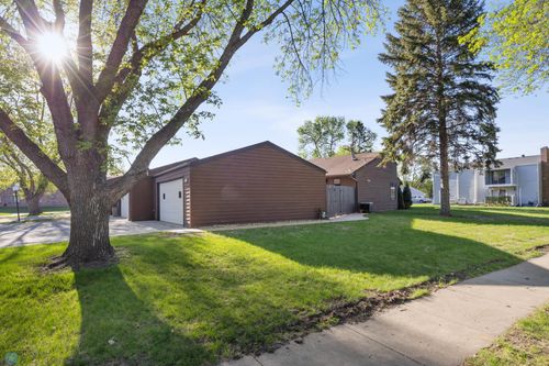 c11-2318 15th St S, Fargo, ND, 58103-5234 | Card Image