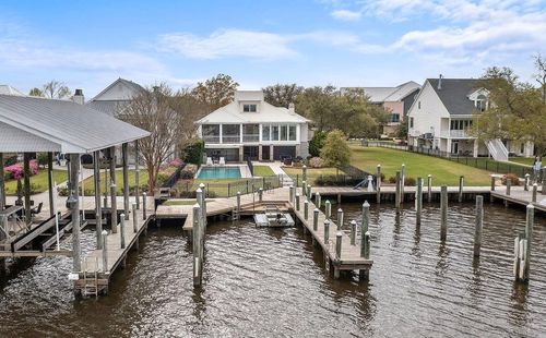 125 Mabel Dr, Madisonville, LA, 70447-9301 | Card Image