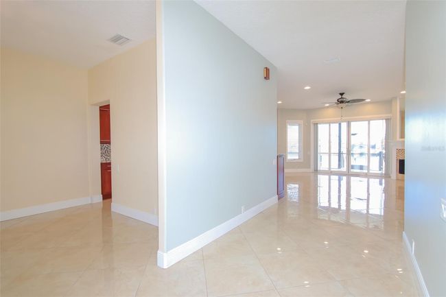946 Allegro Ln, House other with 4 bedrooms, 3 bathrooms and null parking in APOLLO BEACH FL | Image 5