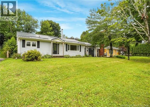 22 Birchcroft Dr, Fredericton, NB, E3C1K7 | Card Image
