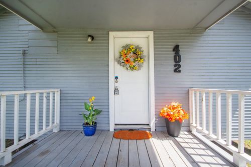 402 W Camp St, Brazoria, TX, 77422-5738 | Card Image