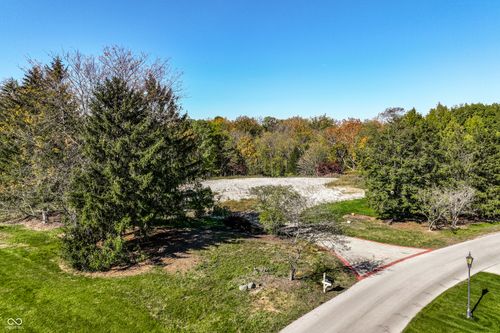 6330 Mayfield Ln, Zionsville, IN, 46077-9367 | Card Image