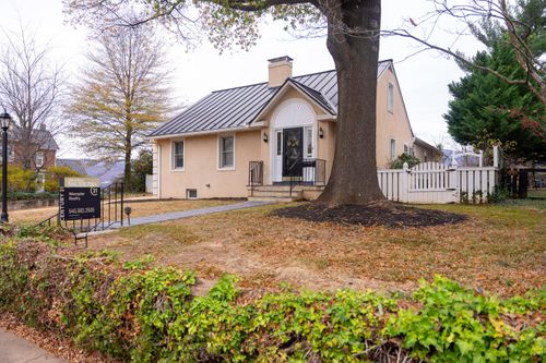 801 Virginia Ave, Salem, VA, 24153-5329 | Card Image